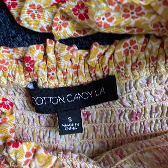 Smocked crop top with short ruffled sleeves - Picture 2 of 2